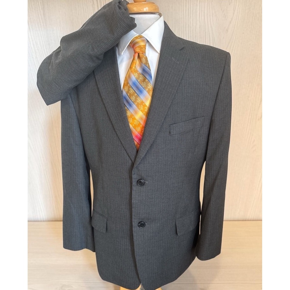 Haggar Suit Up System Men's Suit Sz 44R Jacket 40 x30 Pants Gray Pinstripe